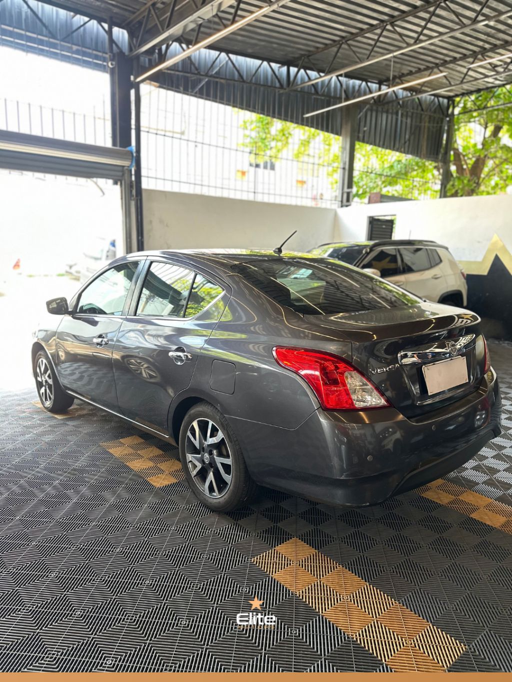 VERSA UNIQUE 1.6 16V Flex 4p Mec. — foto 4