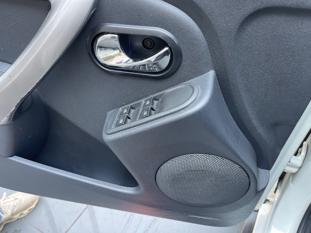 DUSTER OROCH Express 1.6 Flex 16V Mec. — foto 13
