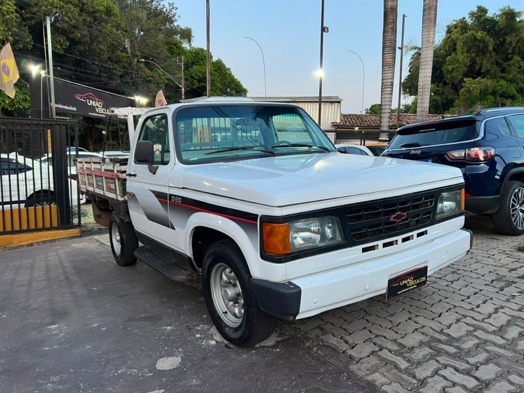D-20 S / Luxe 3.9/4.0 Diesel — foto 1