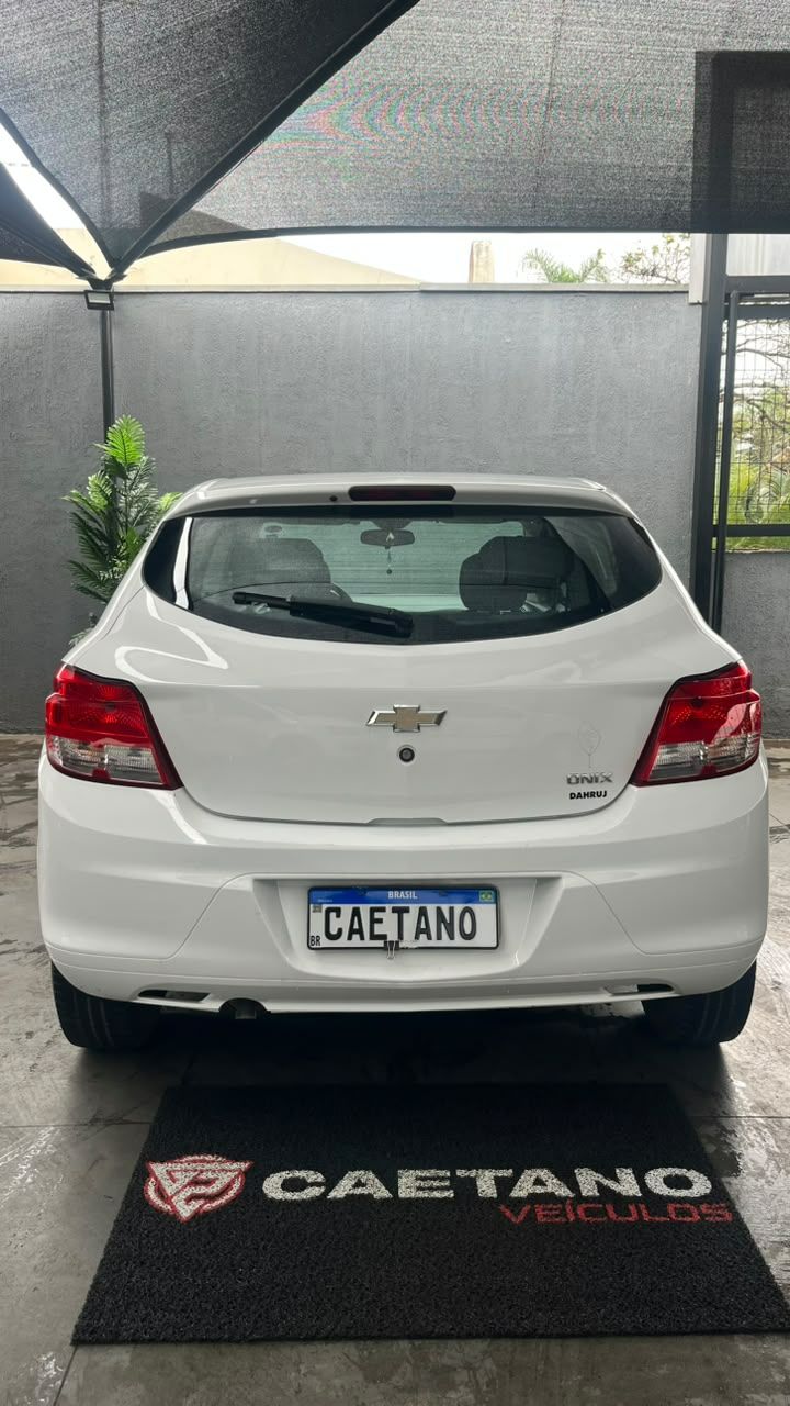 ONIX HATCH LS 1.0 8V FlexPower 5p Mec. — foto 5