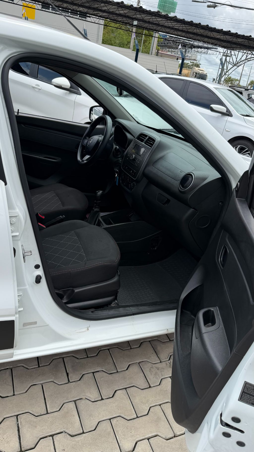 KWID Zen 1.0 Flex 12V 5p Mec. — foto 9