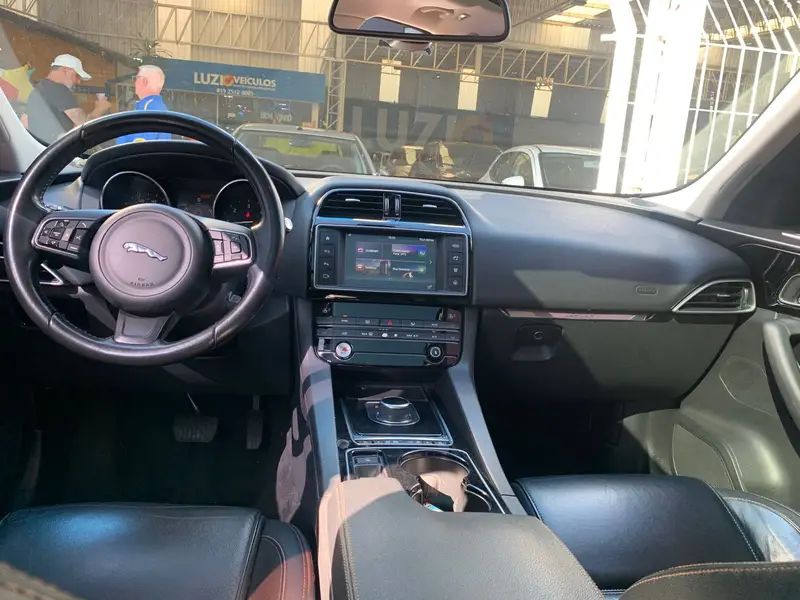 F-PACE 2.0 16V TURBO DIESEL PRESTIGE AWD 4P AUTOMATI — foto 7