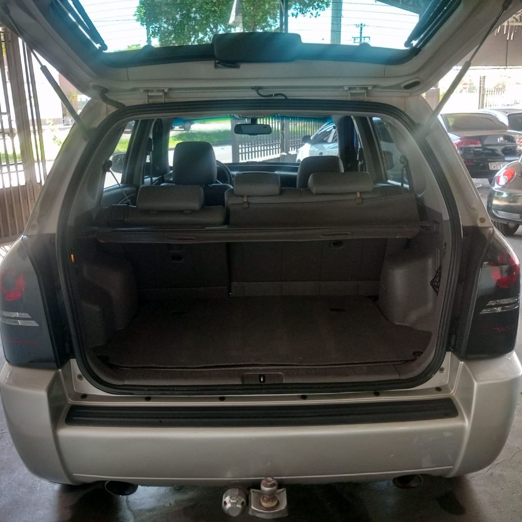 Tucson 2.7 MPFI 24V 175cv Aut. — foto 12