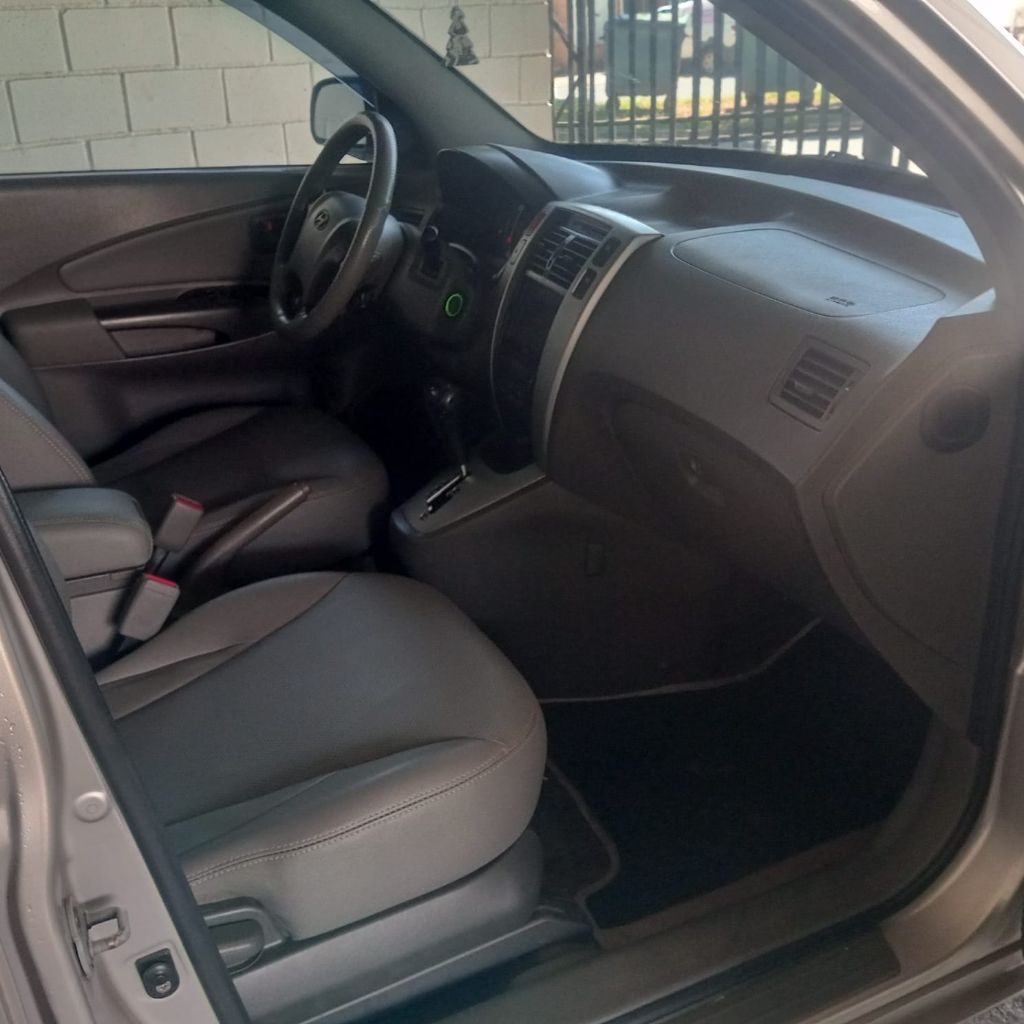 Tucson 2.7 MPFI 24V 175cv Aut. — foto 8