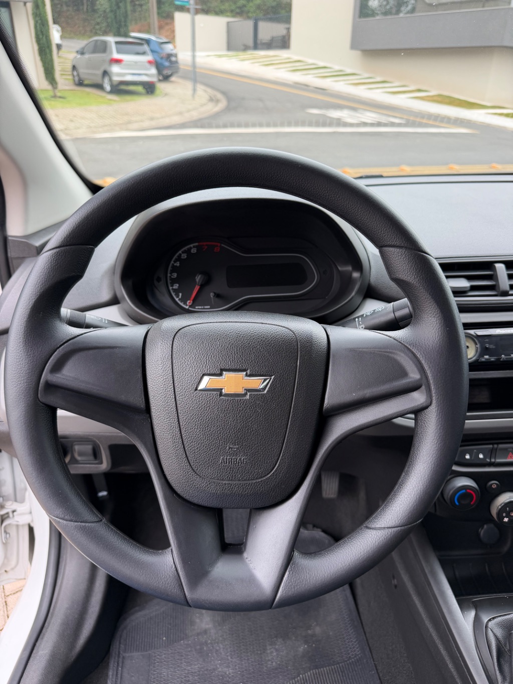 ONIX HATCH Joy 1.0 8V Flex 5p Mec. — foto 5