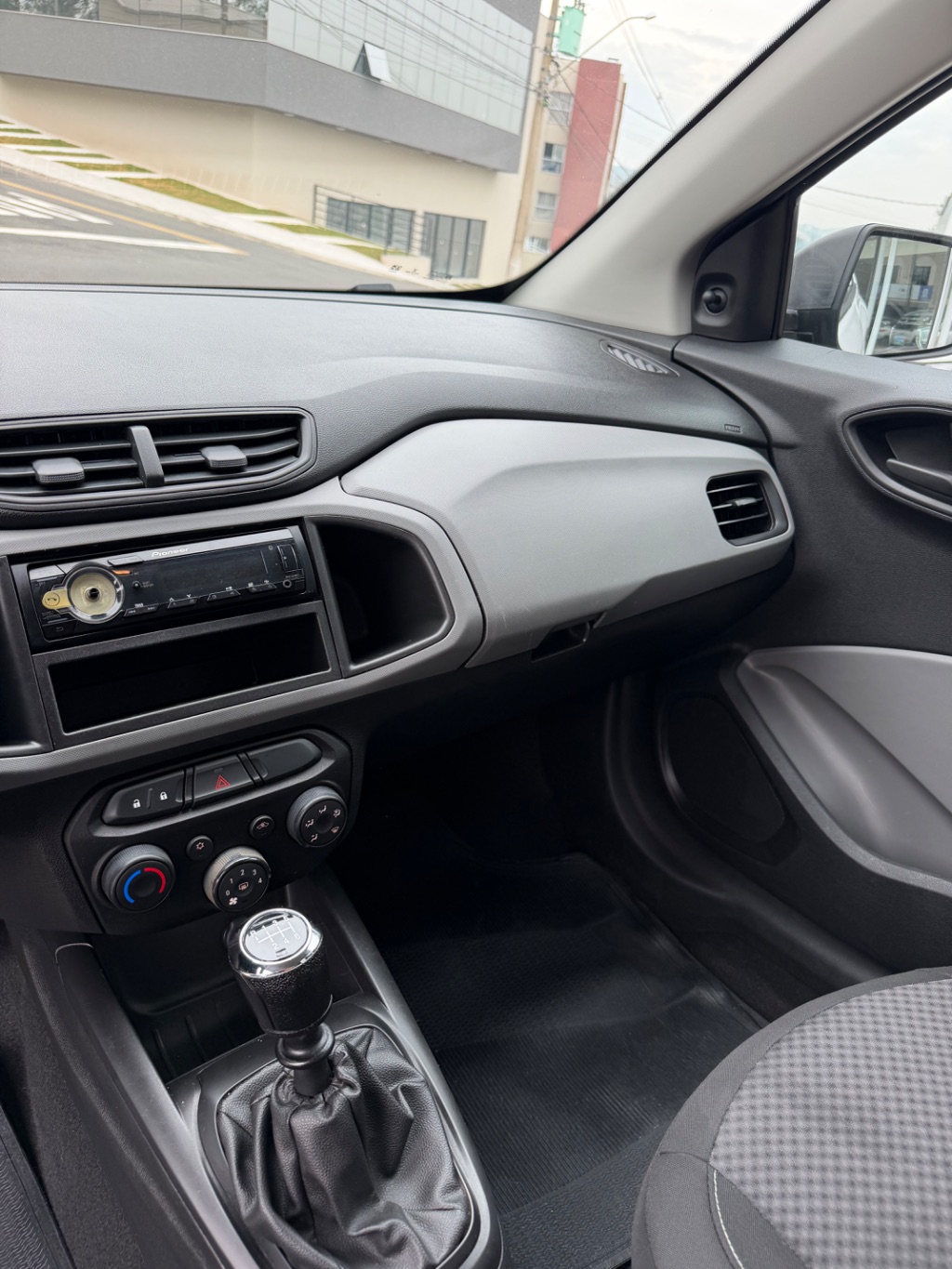 ONIX HATCH Joy 1.0 8V Flex 5p Mec. — foto 7