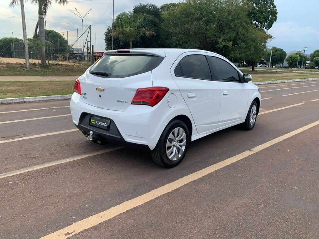 ONIX HATCH LT 1.4 8V FlexPower 5p Mec. — foto 16