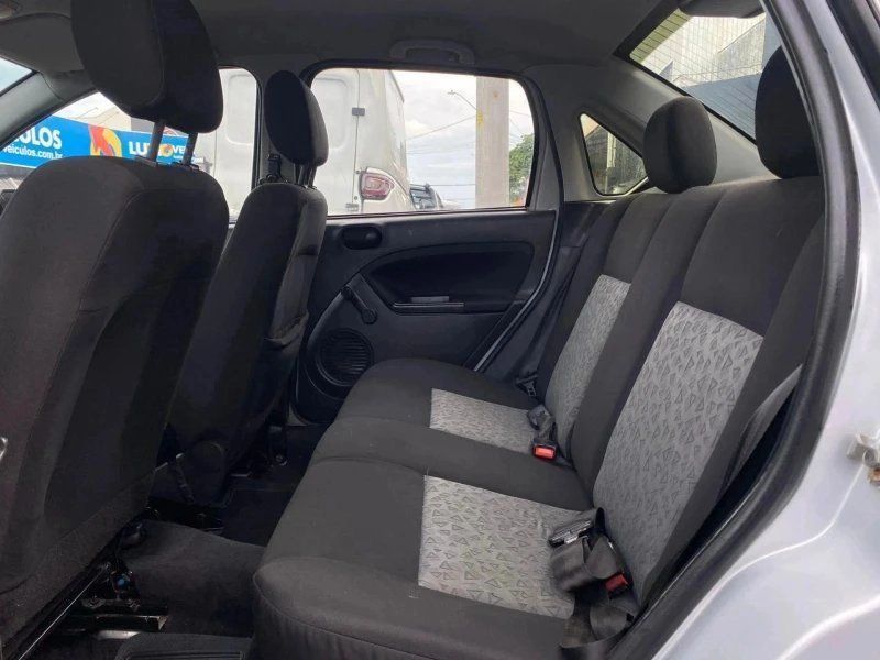 Fiesta Sedan 1.6 16V Flex Mec. — foto 7