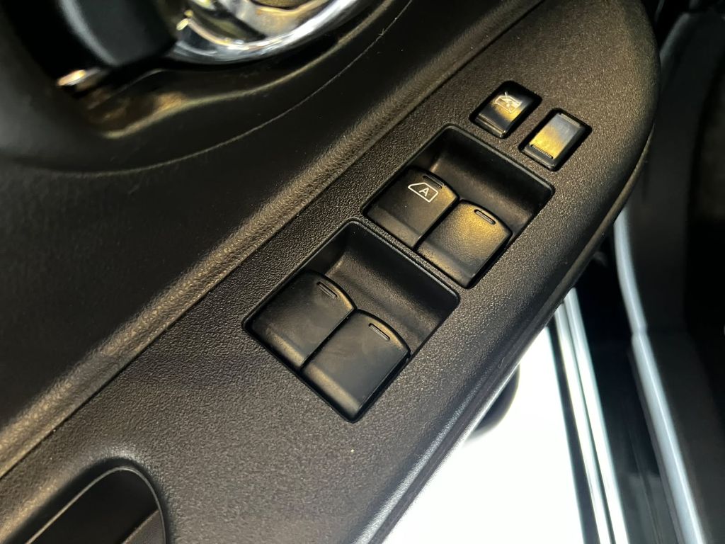 MARCH SL 1.6 16V FlexStart 5p Aut. — foto 4