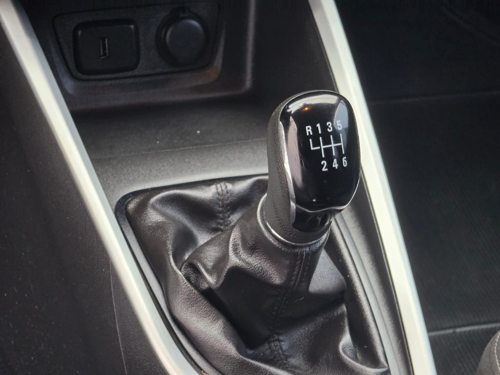 ONIX HATCH LT 1.0 12V Flex 5p Mec. — foto 9