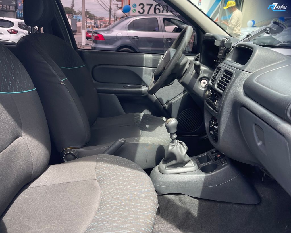 RENAULT CLIO 1.0 EXPRESSION 16V FLEX 4P MANUAL — foto 4