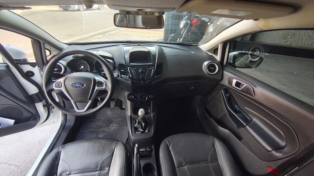 Fiesta TITANIUM 1.6 16V Flex Mec. — foto 8