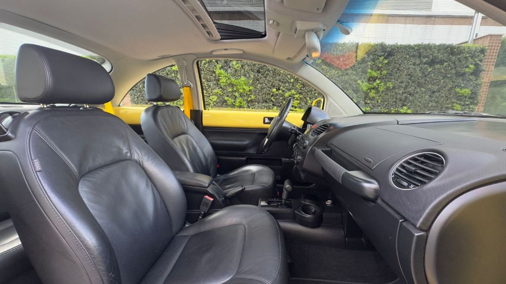 New Beetle 2.0 Mi Mec./Aut. — foto 17