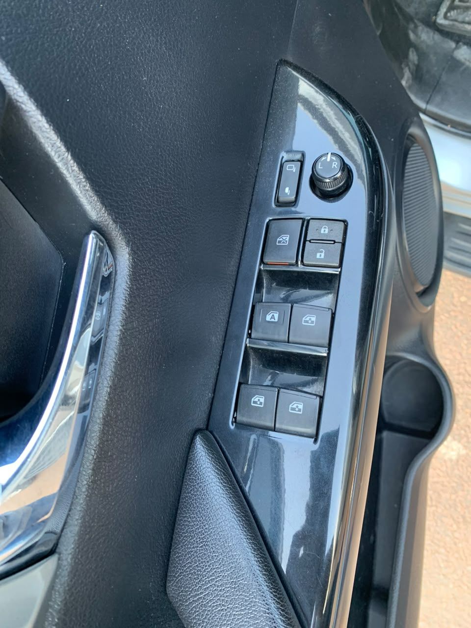 Hilux CD SRV 4x4 2.8 TDI Diesel Aut. — foto 8