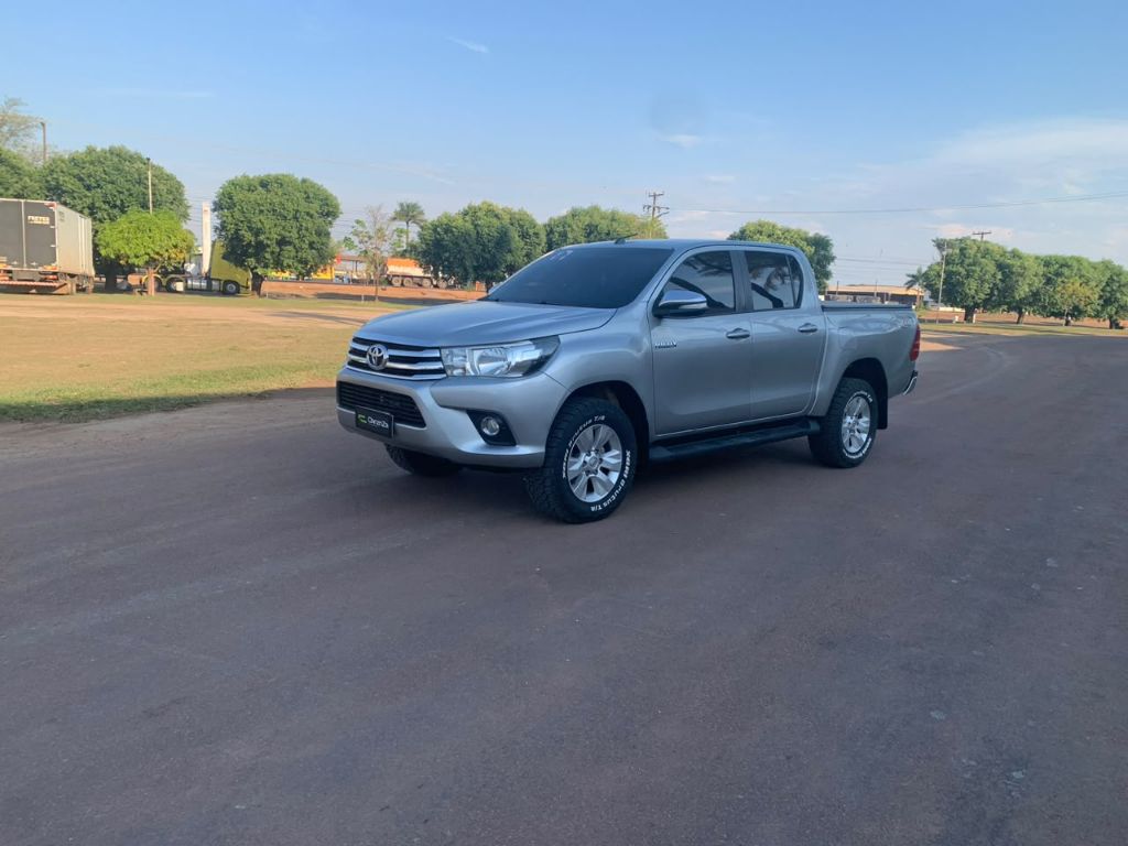 Hilux CD SRV 4x4 2.8 TDI Diesel Aut. — foto 1