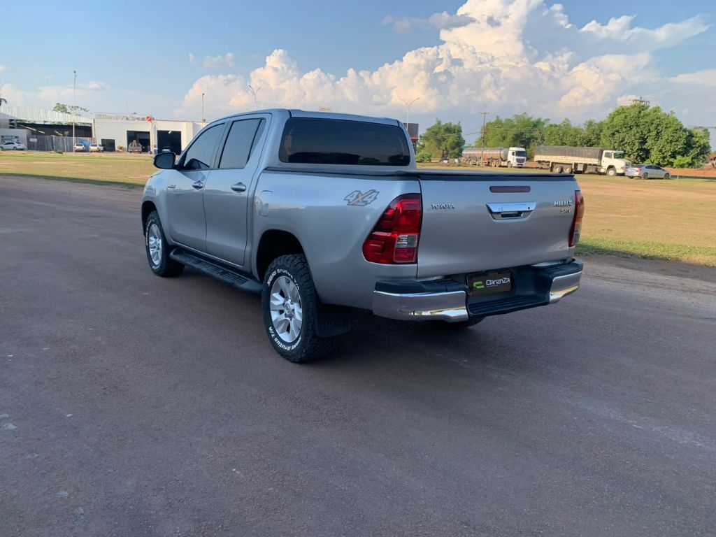 Hilux CD SRV 4x4 2.8 TDI Diesel Aut. — foto 12