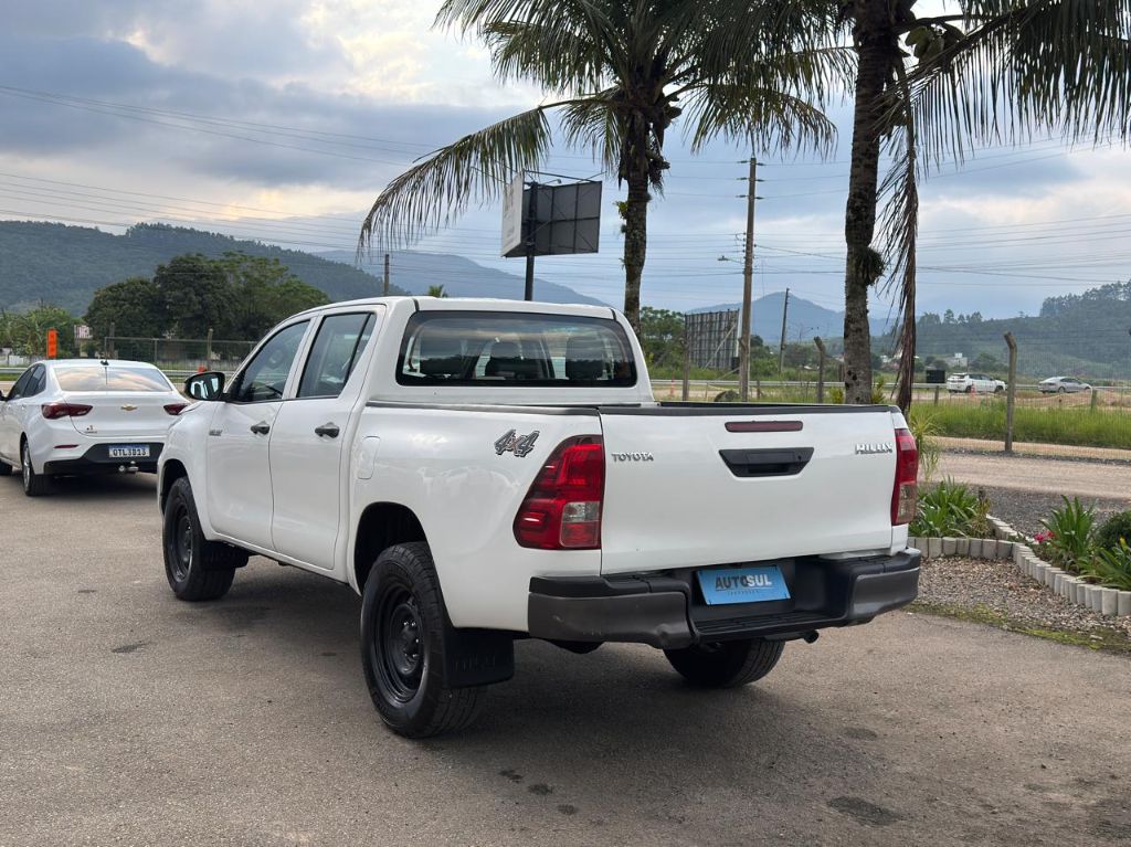 Hilux CD 4x4 2.8 Diesel Mec. — foto 3