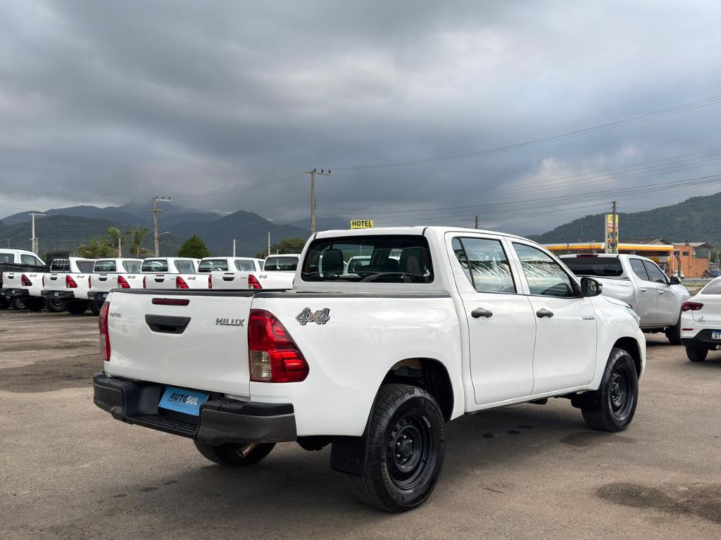 Hilux CD 4x4 2.8 Diesel Mec. — foto 4
