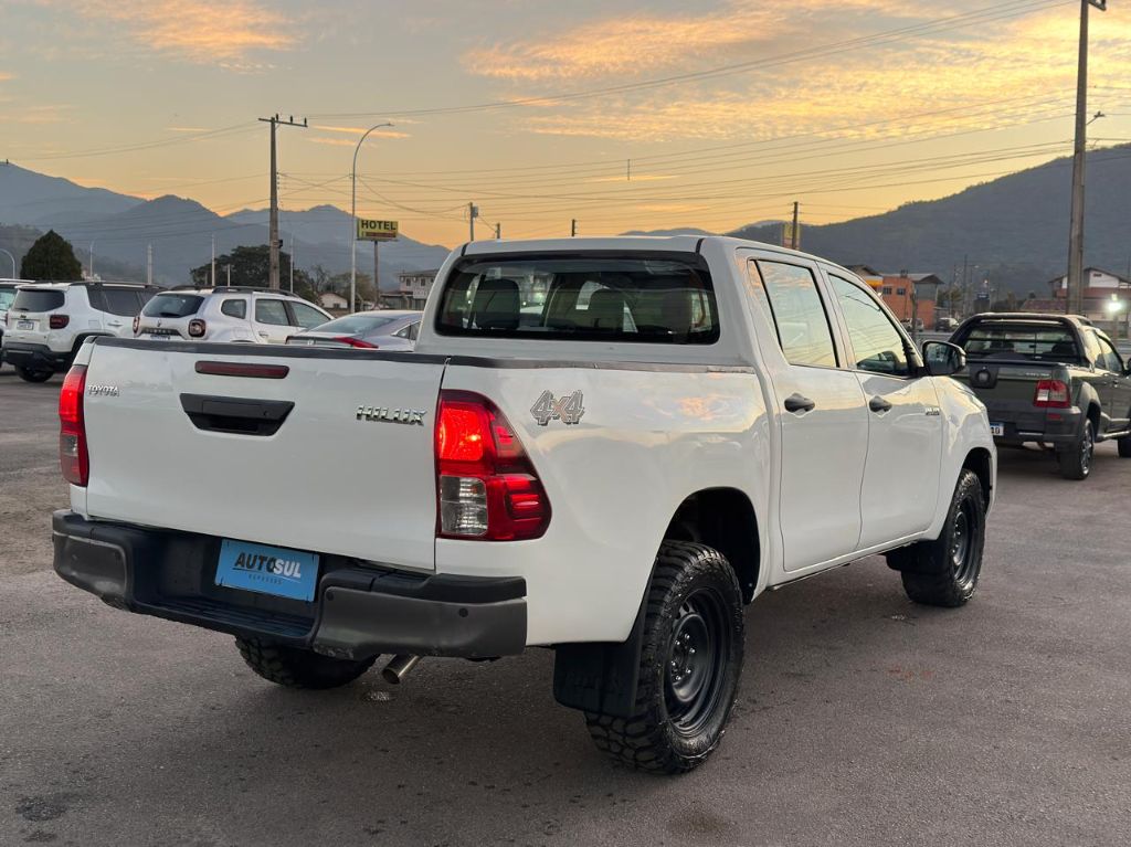 Hilux CD 4x4 2.8 Diesel Mec. — foto 3