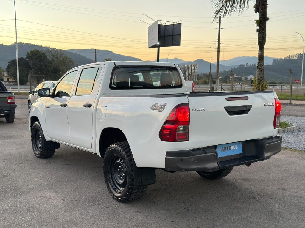 Hilux CD 4x4 2.8 Diesel Mec. — foto 2