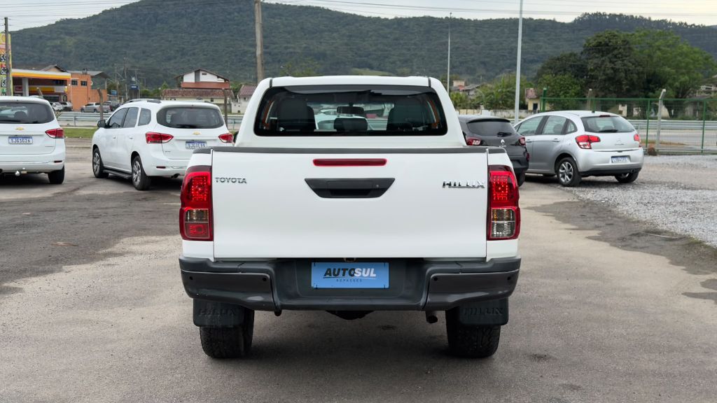 Hilux CD 4x4 2.8 Diesel Mec. — foto 6