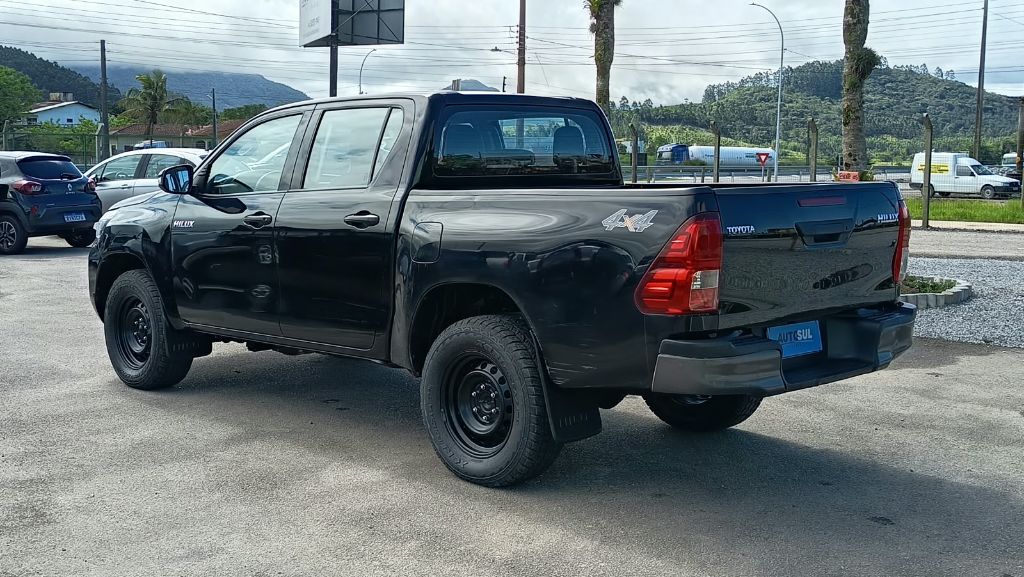Hilux CD 4x4 2.8 Diesel Mec. — foto 3