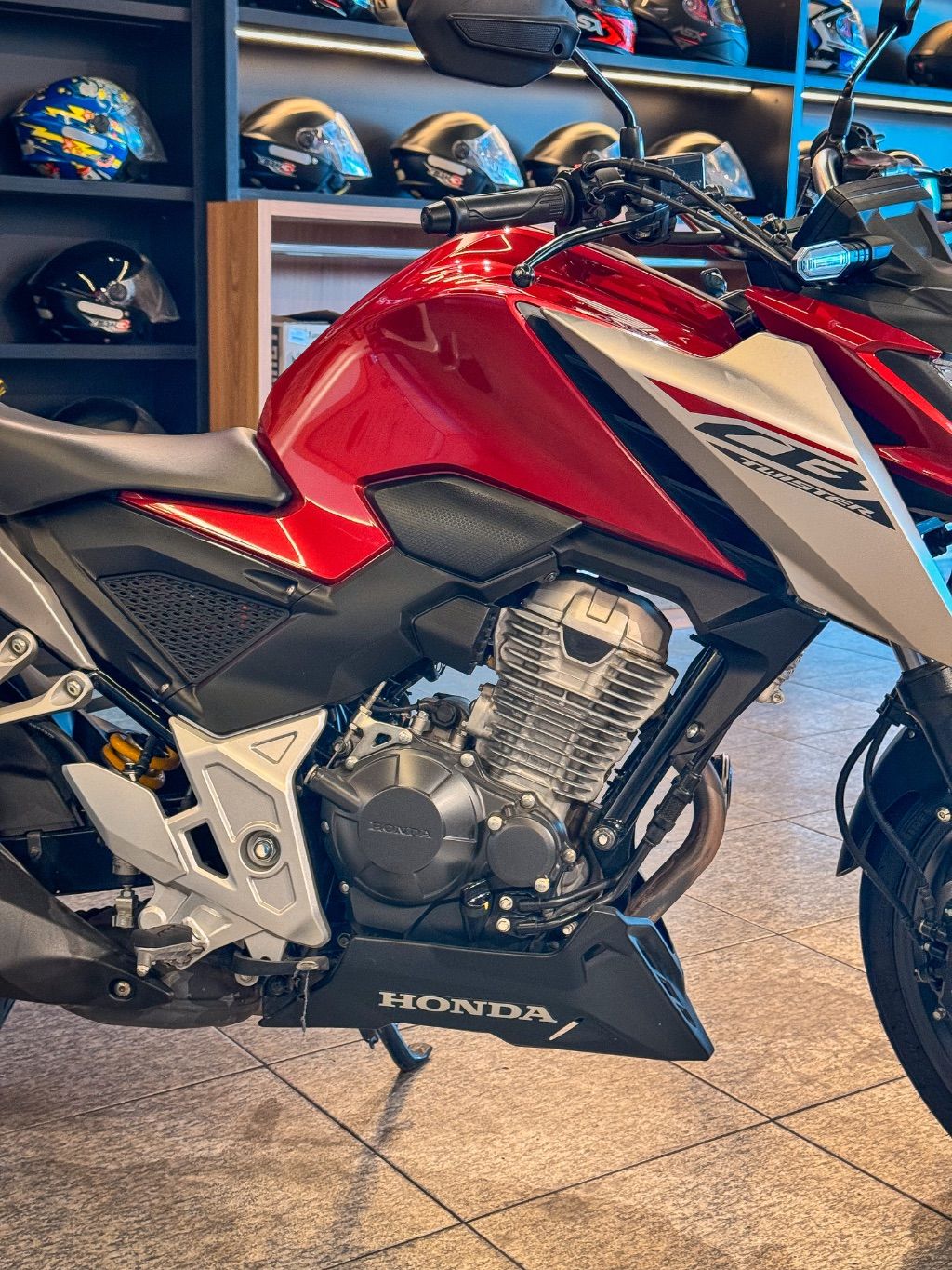 CB 300F Twister Flex — foto 3