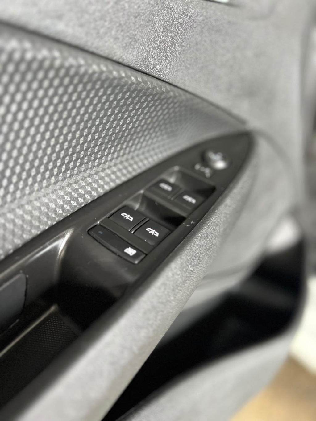 ONIX HATCH LTZ 1.0 12V TB Flex 5p Mec. — foto 7