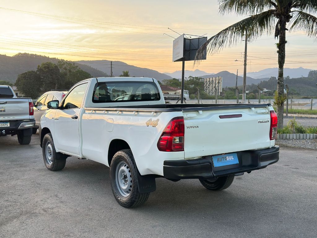 Hilux CS 4x4 2.8 TDI Diesel Mec. — foto 3