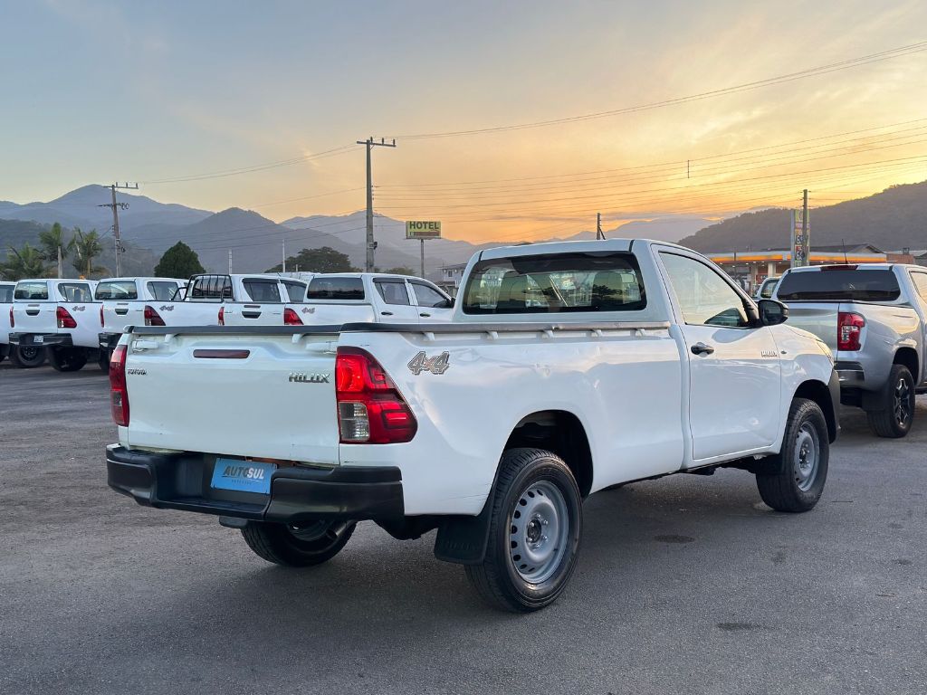 Hilux CS 4x4 2.8 TDI Diesel Mec. — foto 4