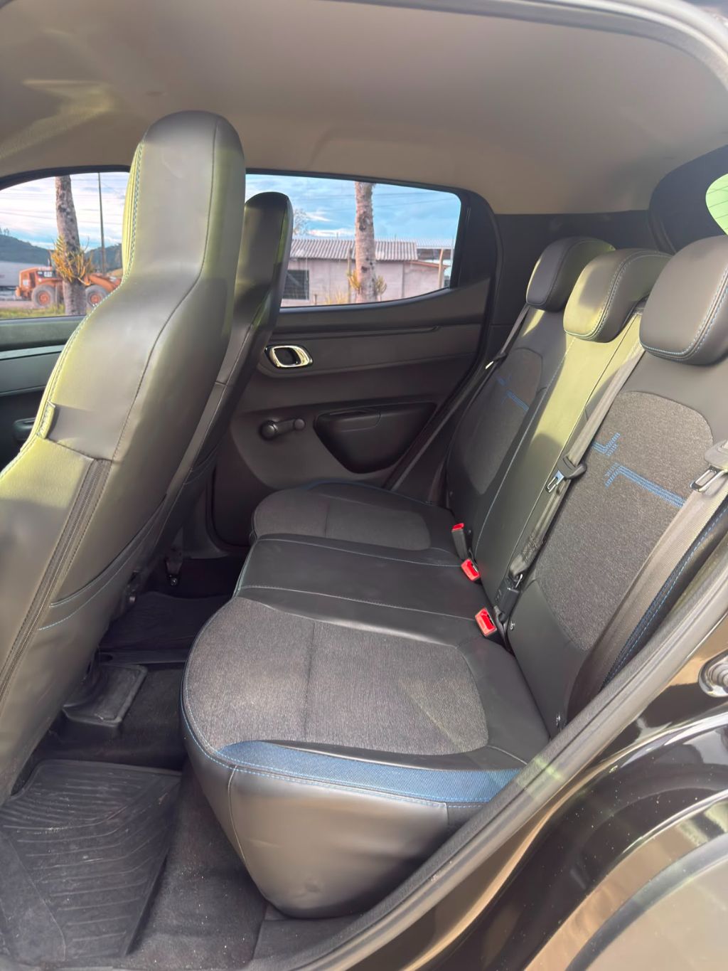 KWID Intense 1.0 Flex 12V 5p Mec. — foto 10