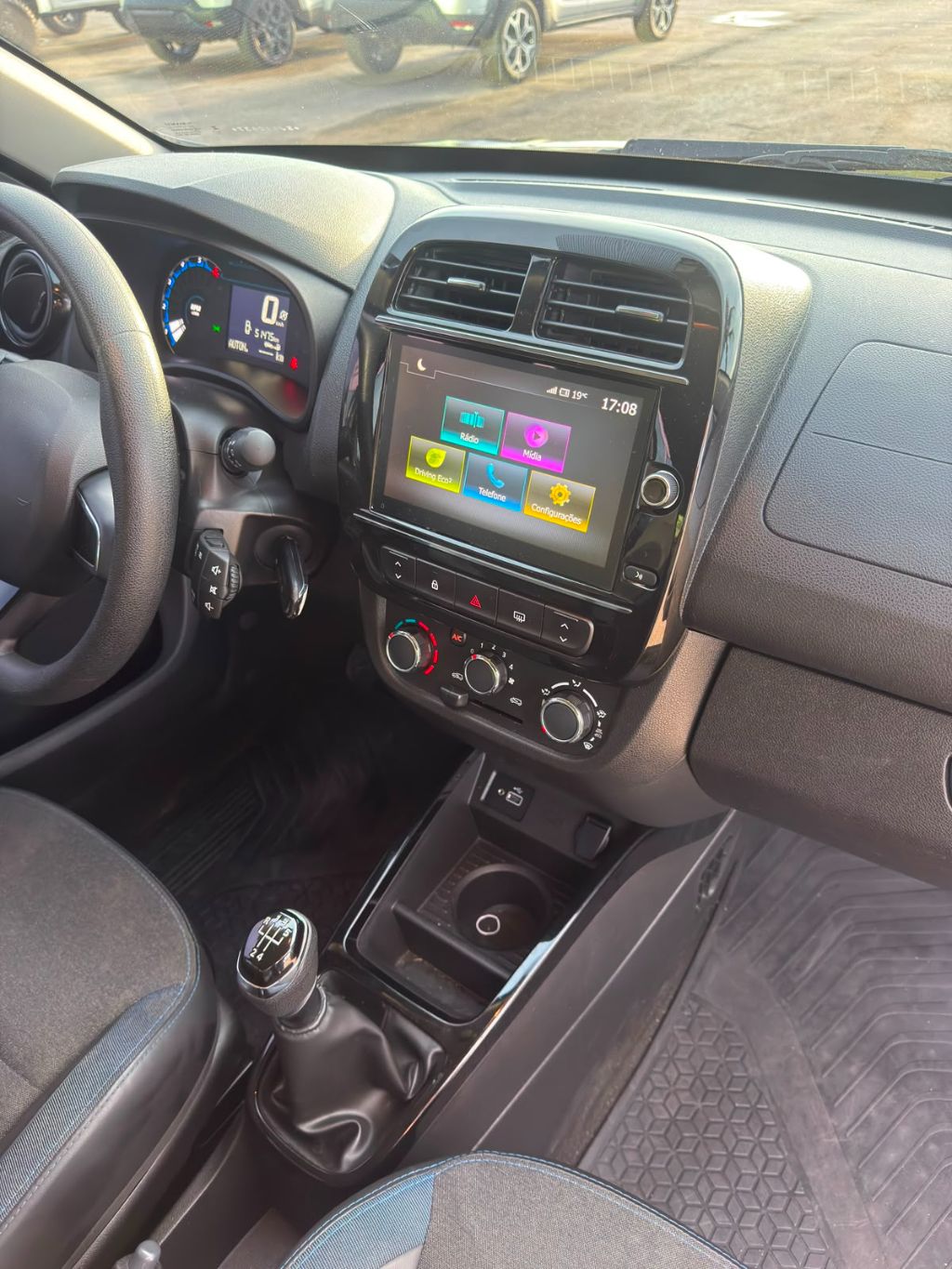 KWID Intense 1.0 Flex 12V 5p Mec. — foto 7