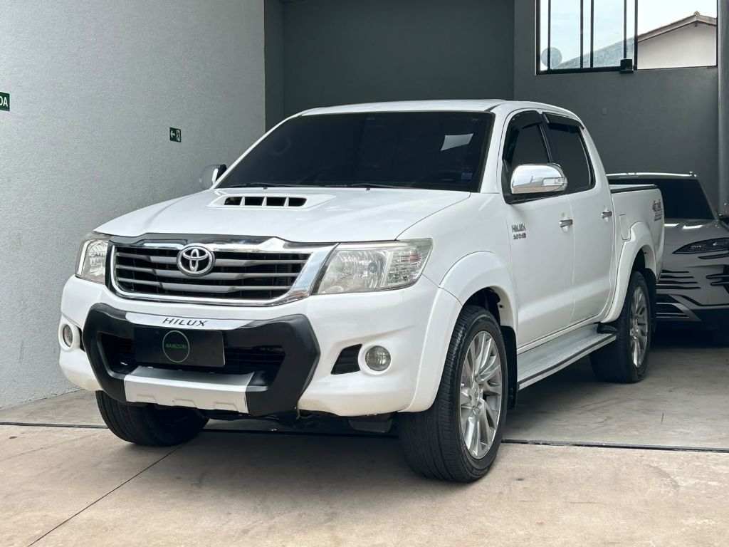 Hilux CD SRV D4-D 4x4 3.0 TDI Diesel Aut — foto 1