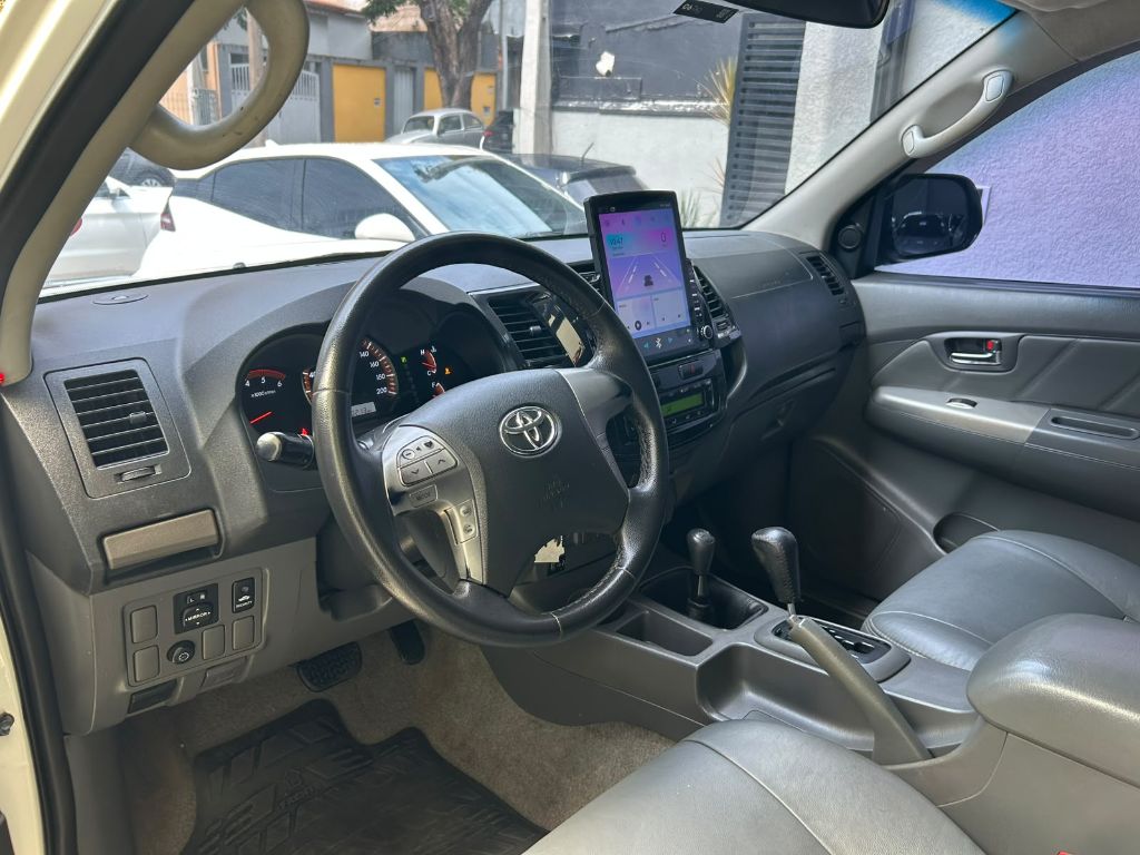 Hilux CD SRV D4-D 4x4 3.0 TDI Diesel Aut — foto 7