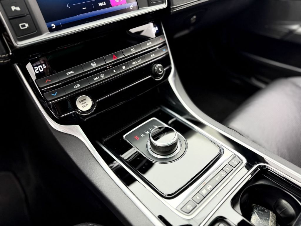 XE 2.0 Turbocharged R-Sport Aut. — foto 8