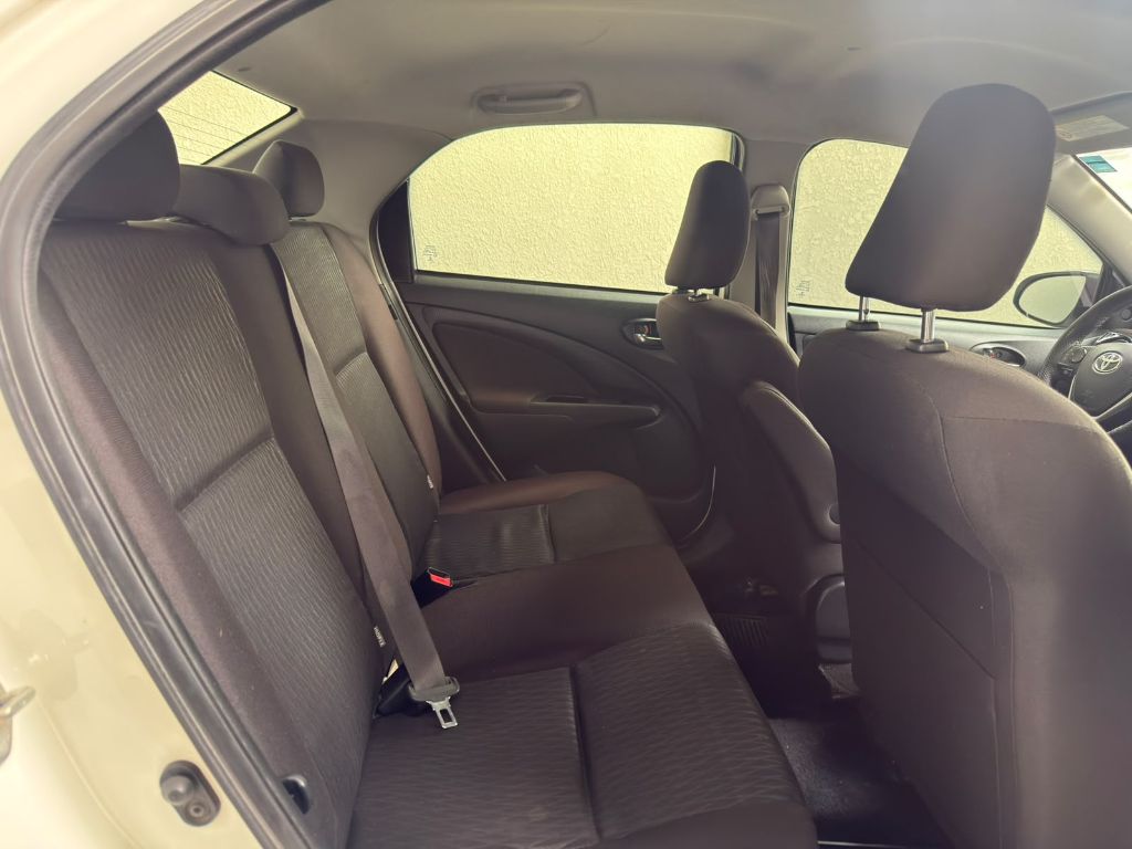 ETIOS X Plus Sedan 1.5 Flex 16V 4p Aut. — foto 4