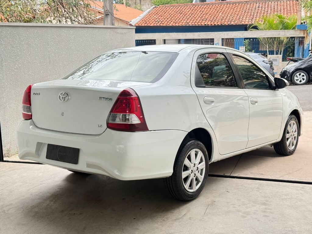 ETIOS X Plus Sedan 1.5 Flex 16V 4p Aut. — foto 9