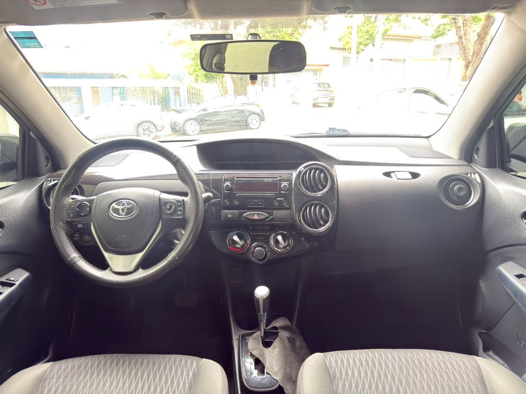 ETIOS X Plus Sedan 1.5 Flex 16V 4p Aut. — foto 6