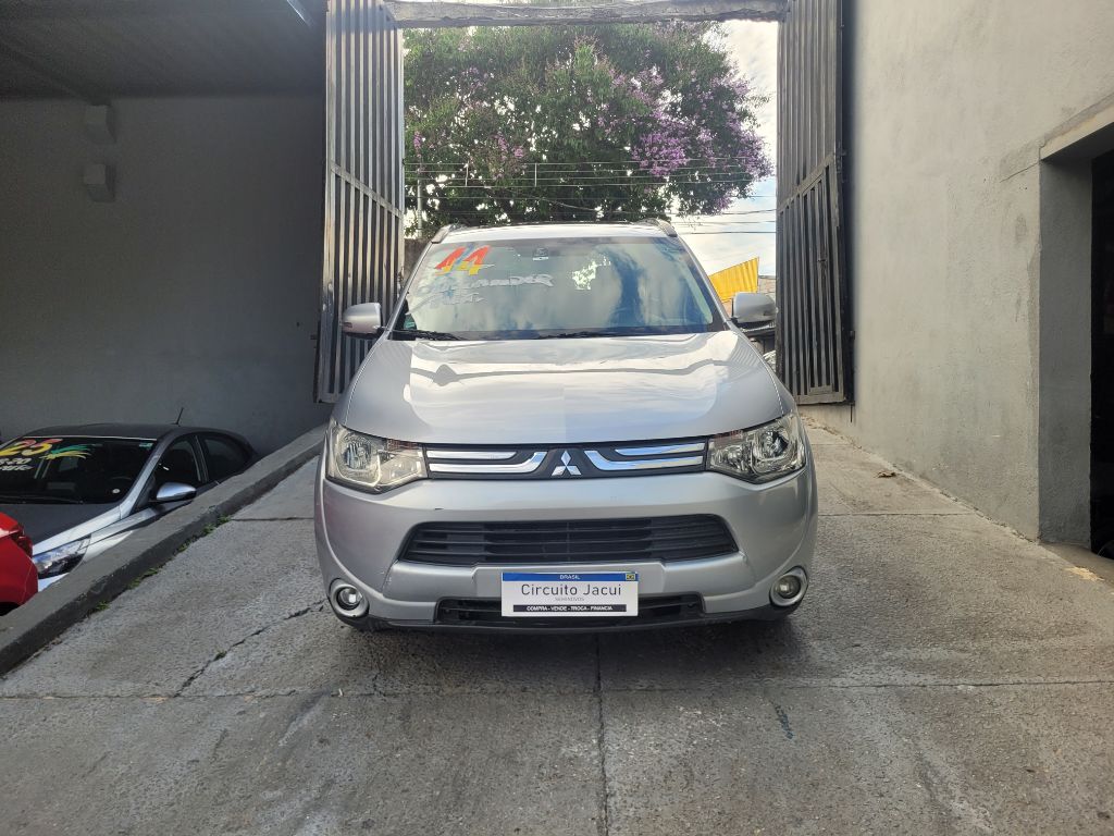 OUTLANDER 2.0 16V 160cv Aut. — foto 2