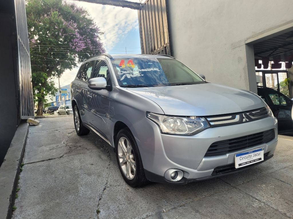 OUTLANDER 2.0 16V 160cv Aut. — foto 12