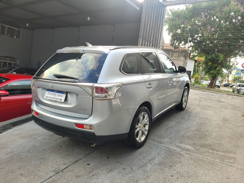 OUTLANDER 2.0 16V 160cv Aut. — foto 16