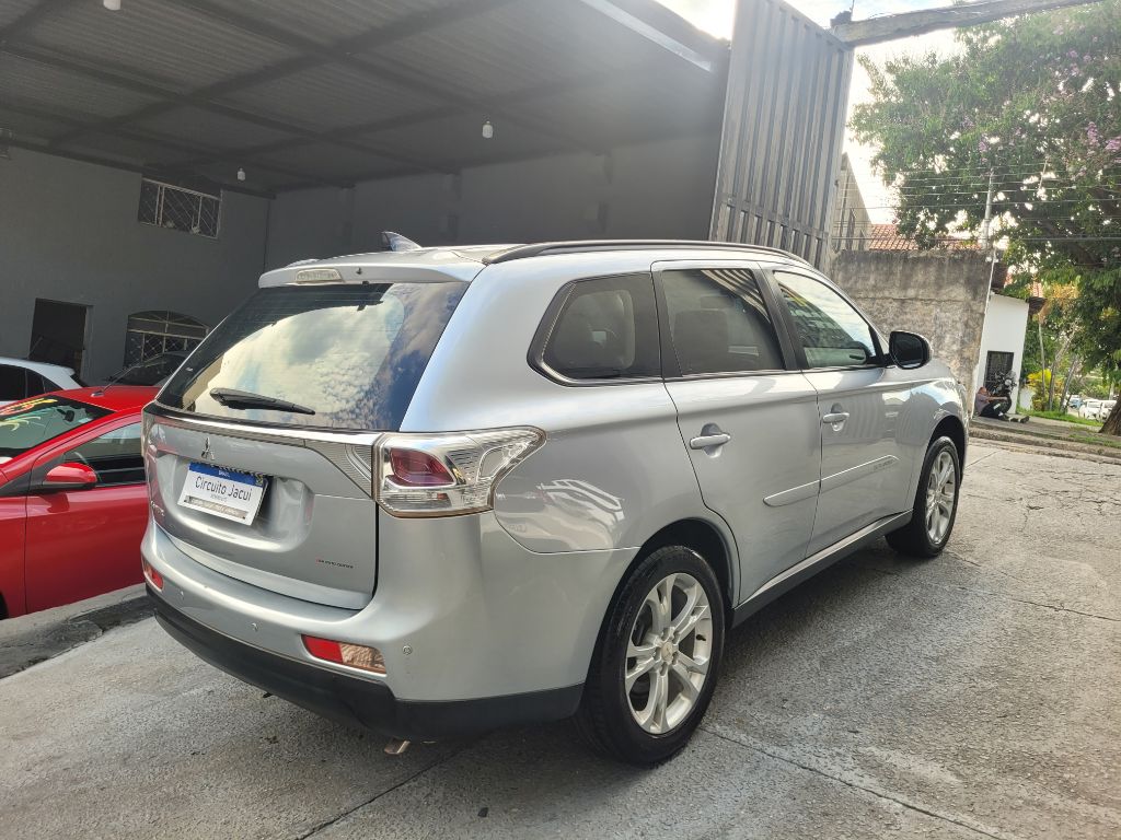 OUTLANDER 2.0 16V 160cv Aut. — foto 6