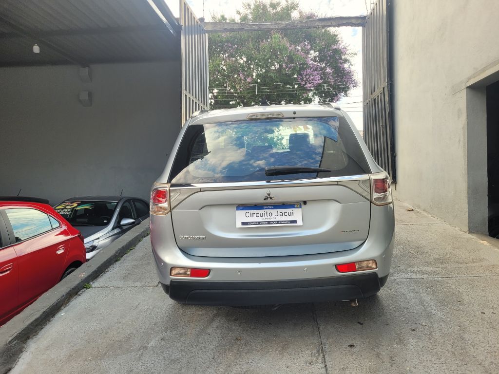 OUTLANDER 2.0 16V 160cv Aut. — foto 14