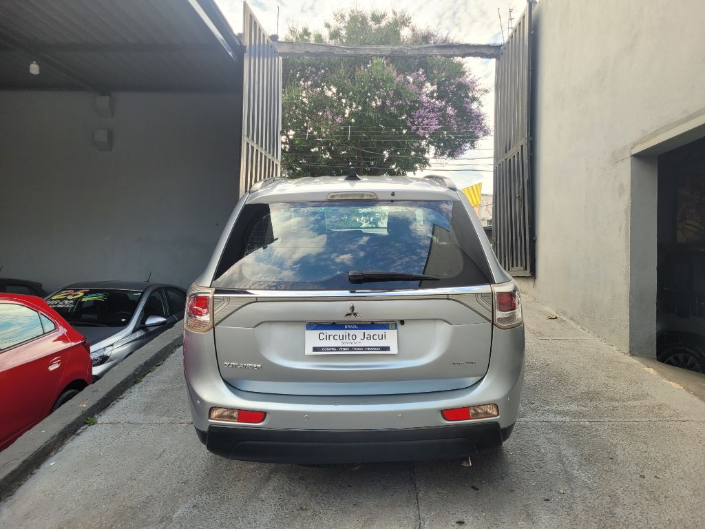 OUTLANDER 2.0 16V 160cv Aut. — foto 5