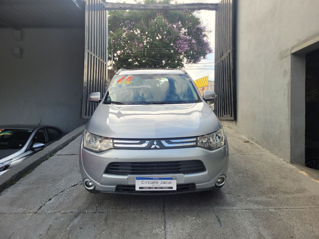 OUTLANDER 2.0 16V 160cv Aut. — foto 13