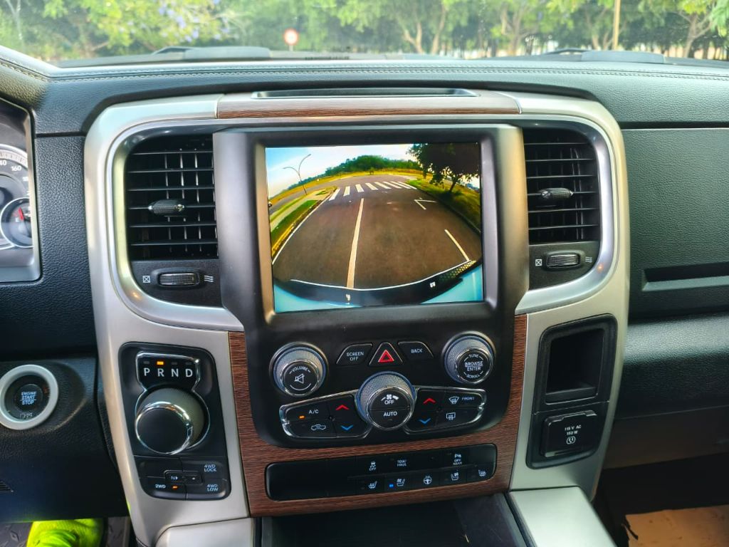 CLASSIC LARAMIE 5.7 CD V8 4X4 Aut. — foto 7
