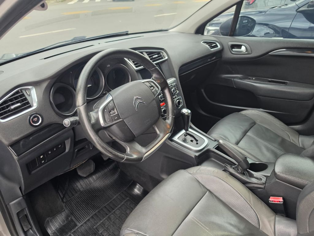 C4 LOUNGE Exclusive 1.6 Turbo Flex Aut. — foto 7