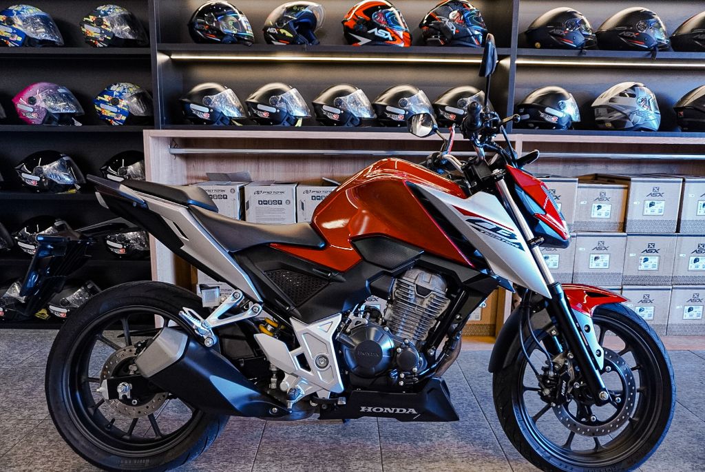 CB 300F Twister Flex — foto 1