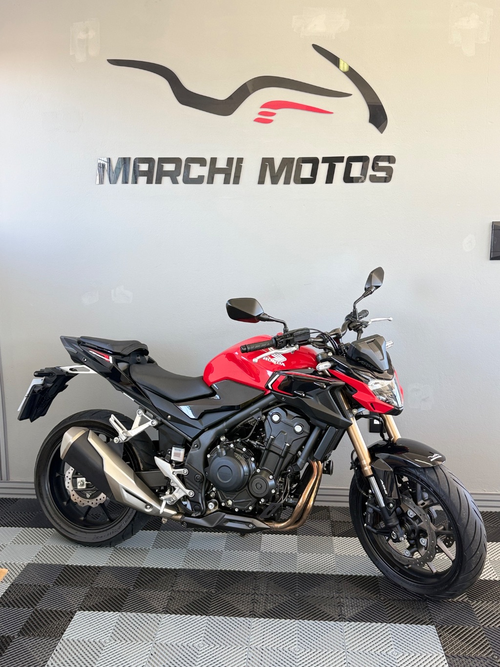 CB 500F — foto 1