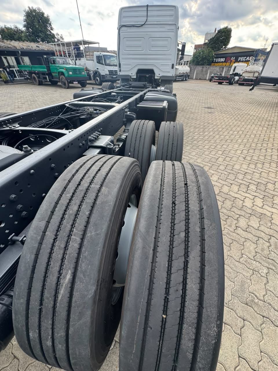 MB ATEGO 3030 TETO ALTO - CHASSI — foto 8